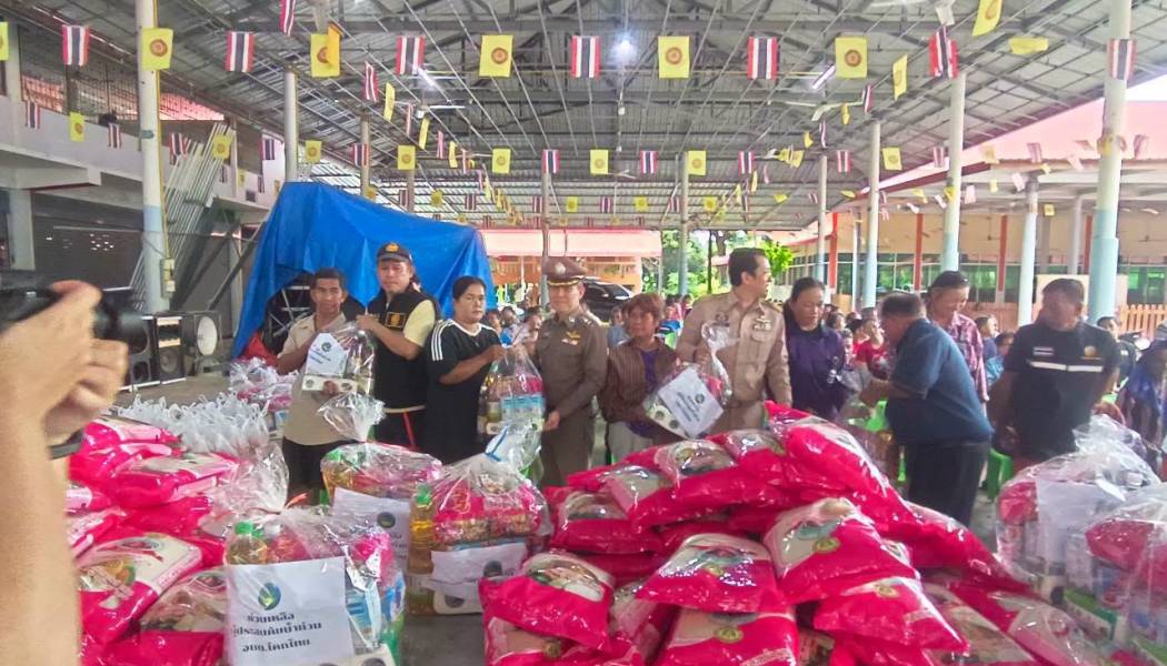 ตำรวจศรีมโหสถ ผนึกกำลังฝ่ายปกครอง–ท้องถิ่น ลงพื้นที่ช่วยประชาชนประสบภัยน้ำท่วม