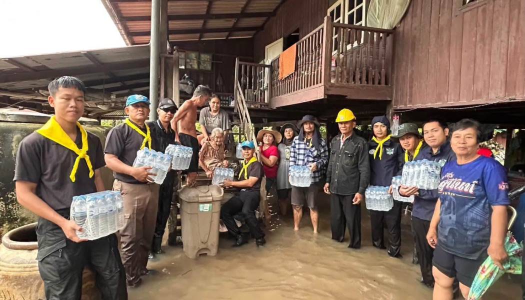 ตำรวจเขาหินซ้อน ลงพื้นที่เคียงข้างประชาชน ฝ่าวิกฤตน้ำท่วม